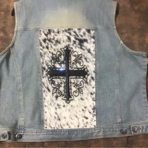 Cripple Creek denim vest, hair-on, size XXL.